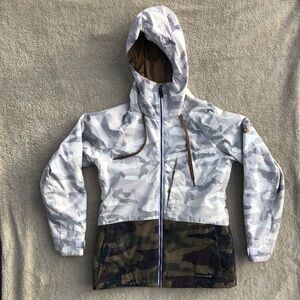 LIKE NEW 686 Athena Insulated Jacket, snowboard ski jacket